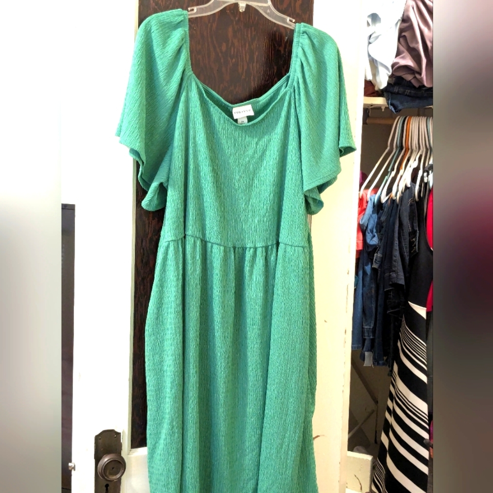 Summary light airy green dress